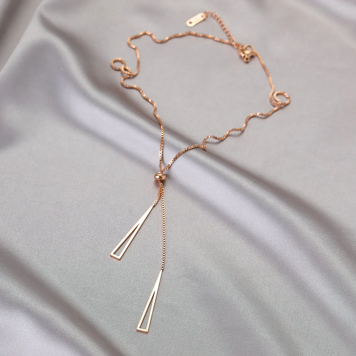Korean trendy Triangle pendant necklace stainless steel women rose 24k 18k 14k gold necklace custom
Korean trendy Triangle pendant necklace stainless steel women rose 24k 18k 14k gold necklace custom