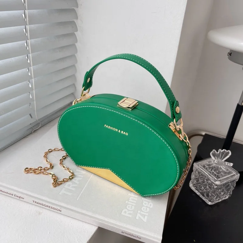 2022 Summer Drop shipping Chain Shoulder Hard PU Purses and Handbags Fashion Ladies Small Jelly Oval Handbag
2022 Summer Drop shipping Chain Shoulder Hard PU Purses and Handbags Fashion Ladies Small Jelly Oval Handbag