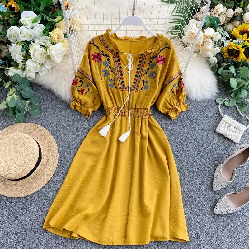 Summer Bohemian Style New Women Casual Holiday Dress Lady Embroidery o-neck Half Puff sleeve Short Midi Dress
Summer Bohemian Style New Women Casual Holiday Dress Lady Embroidery o-neck Half Puff sleeve Short Midi Dress