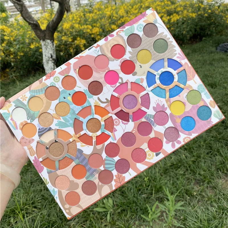 New Design 64 Colors Cute bearkit maquillage Glitter Shimmer Matte Christmas Make Up paleta de sombras de maquillaje
New Design 64 Colors Cute bearkit maquillage Glitter Shimmer Matte Christmas Make Up paleta de sombras de maquillaje