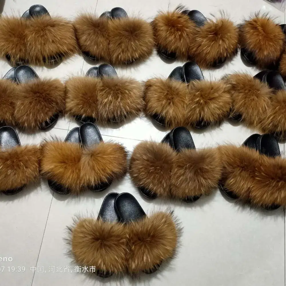 Fashionable high quality fur slides for women purse and fur slides set real racoon fur slides
Fashionable high quality fur slides for women purse and fur slides set real racoon fur slides
