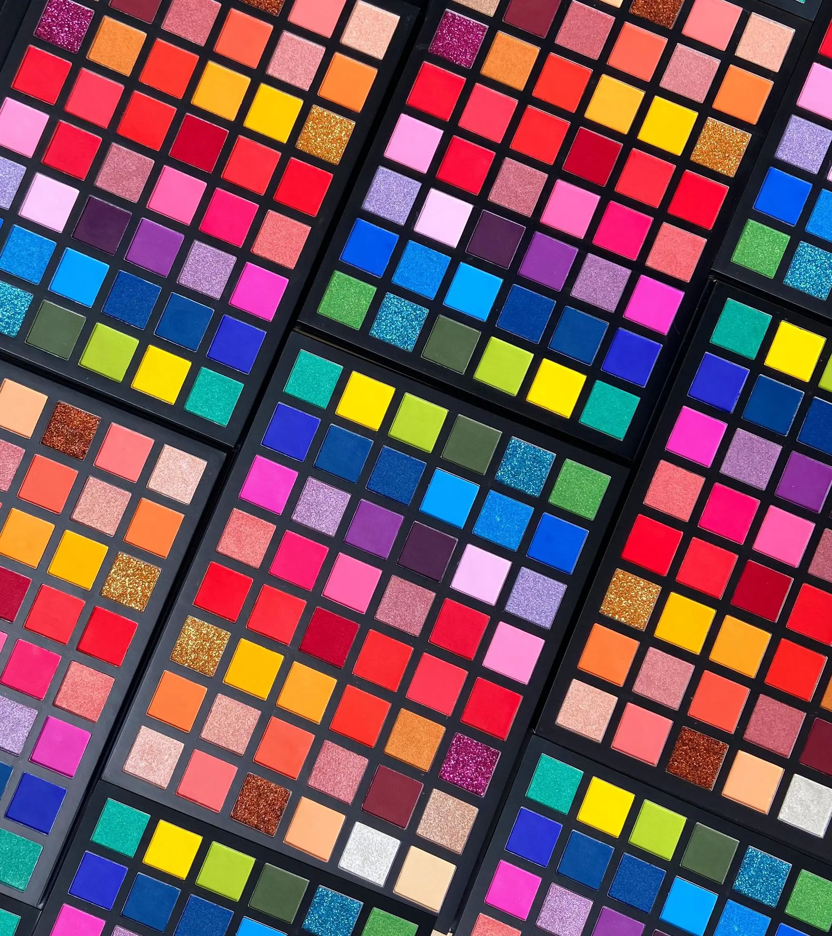 Highly pigmented customized eyeshadow palette 48 eye shadow palette in white paper cardboard, 48 color
Highly pigmented customized eyeshadow palette 48 eye shadow palette in white paper cardboard, 48 color