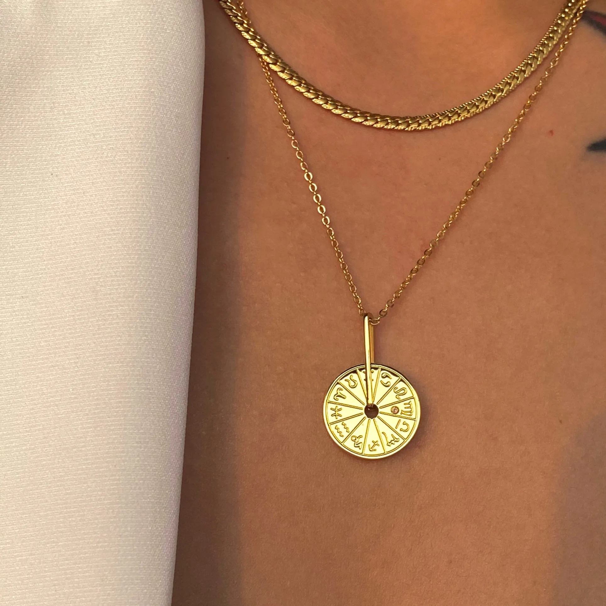 2022 Dazan New 18k Gold Plated Stainless Steel Zodiac Ethical Coin Rotating Astrolabe Design Personality Necklace Customised
2022 Dazan New 18k Gold Plated Stainless Steel Zodiac Ethical Coin Rotating Astrolabe Design Personality Necklace Customised