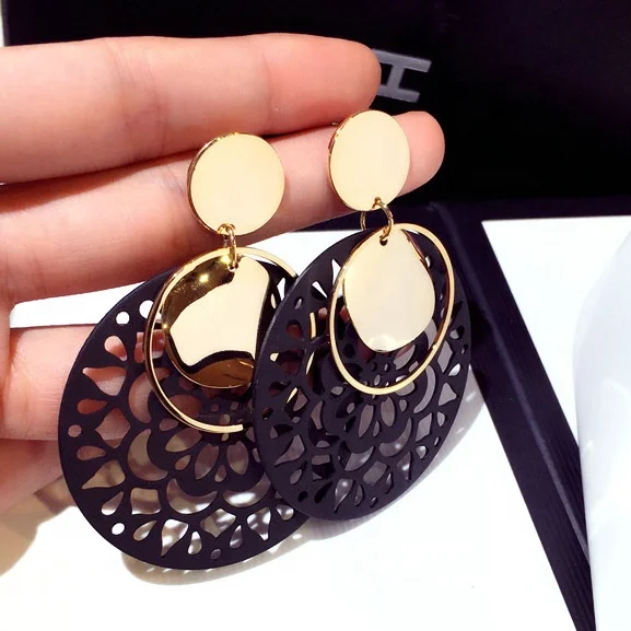 Statement Big Dangle Earrings Long Earrings For Women Hollow Black Large Circle Drop Earrings, Picture shows
Statement Big Dangle Earrings Long Earrings For Women Hollow Black Large Circle Drop Earrings, Picture shows