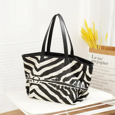 Newest Soft Surface Large Capacity Tote Bag Fashion PU Leather Shoulder Tote Bag Zebra Pattern Portable Large Handbags 2021
Newest Soft Surface Large Capacity Tote Bag Fashion PU Leather Shoulder Tote Bag Zebra Pattern Portable Large Handbags 2021