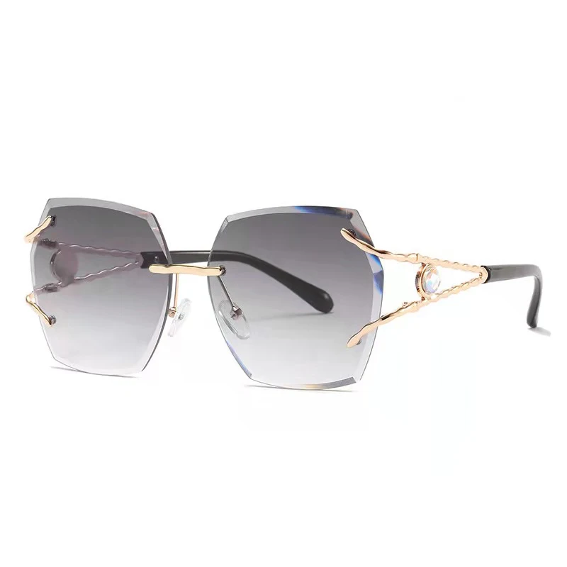 Vintage Women Fashionable Oversized Diamond Frames Hot Selling Female Ladies 2022 Sunglasses
Vintage Women Fashionable Oversized Diamond Frames Hot Selling Female Ladies 2022 Sunglasses