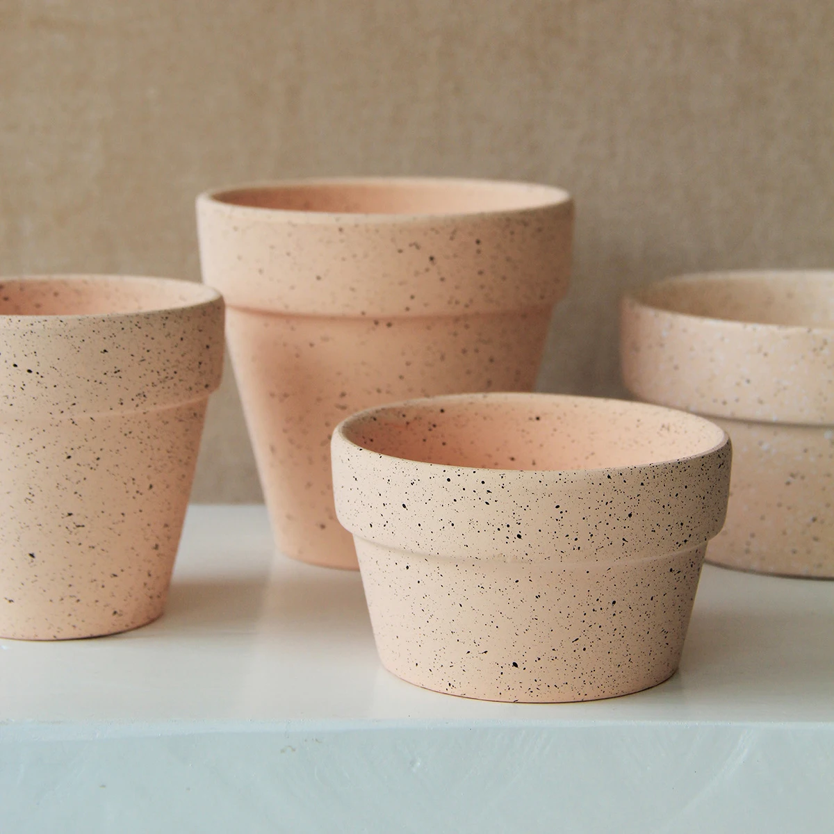ins hot sale large diameter red ceramic Nordic popular minimalist ceramic potted cactus flower pot, Peach puff
ins hot sale large diameter red ceramic Nordic popular minimalist ceramic potted cactus flower pot, Peach puff