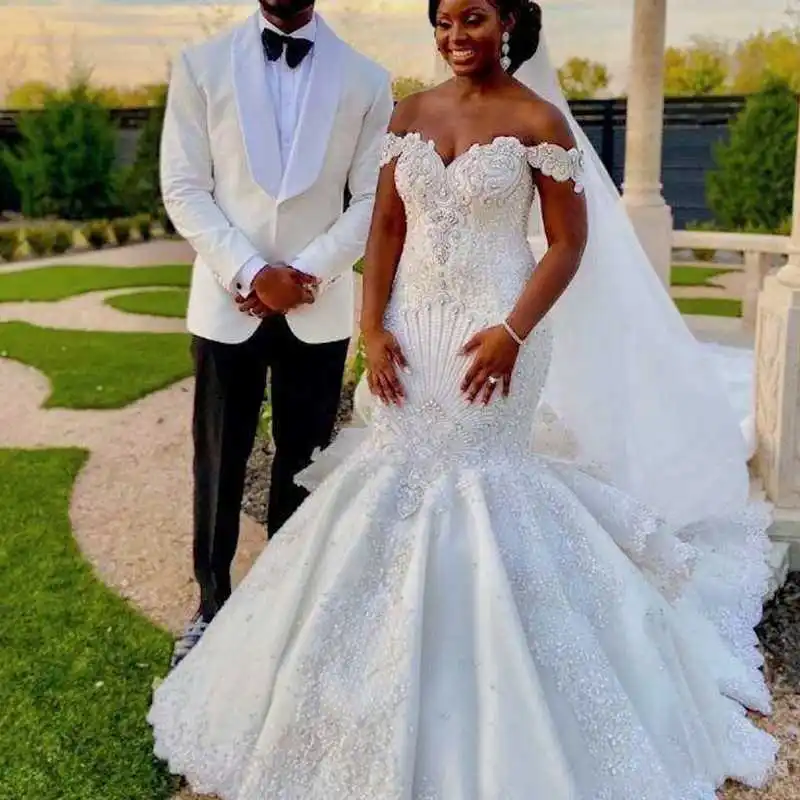 2020 New African Luxury Off the Shoulder Appliques Pearls Plus Size Black Vestido de noiva Mermaid bridal Wedding Gowns MWA987
2020 New African Luxury Off the Shoulder Appliques Pearls Plus Size Black Vestido de noiva Mermaid bridal Wedding Gowns MWA987