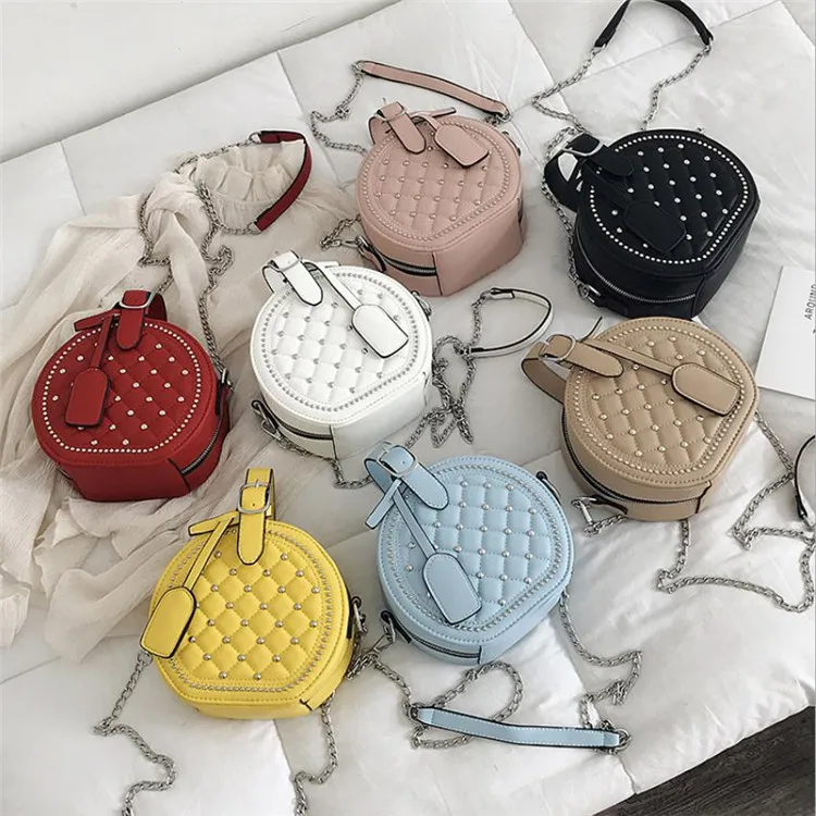 The new type of rhomboid rivet small round bag with rhomboid portable cross shoulder bag is versatile, White, yellow, red, khaki, blue, black, pink
The new type of rhomboid rivet small round bag with rhomboid portable cross shoulder bag is versatile, White, yellow, red, khaki, blue, black, pink