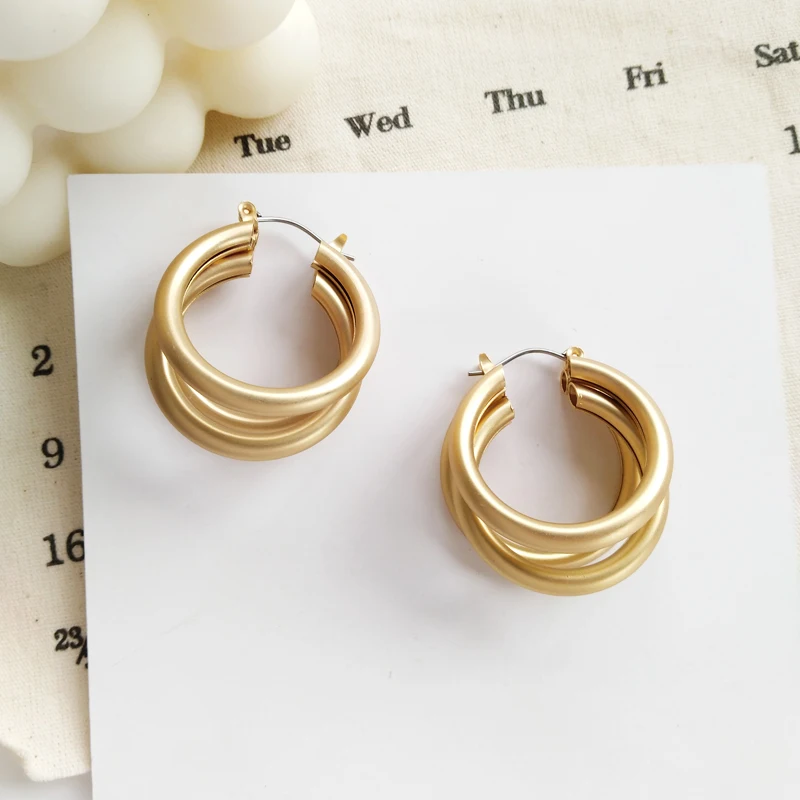 AIMGAL Retro earrings temperament earrings S925 silver needle high - level design earrings female
AIMGAL Retro earrings temperament earrings S925 silver needle high - level design earrings female