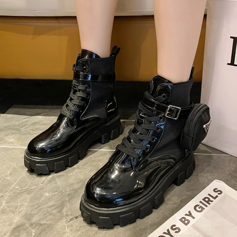 Thick-soled ankle boots women 2021 winter belt buckle round toe foot bag Martin boots
Thick-soled ankle boots women 2021 winter belt buckle round toe foot bag Martin boots