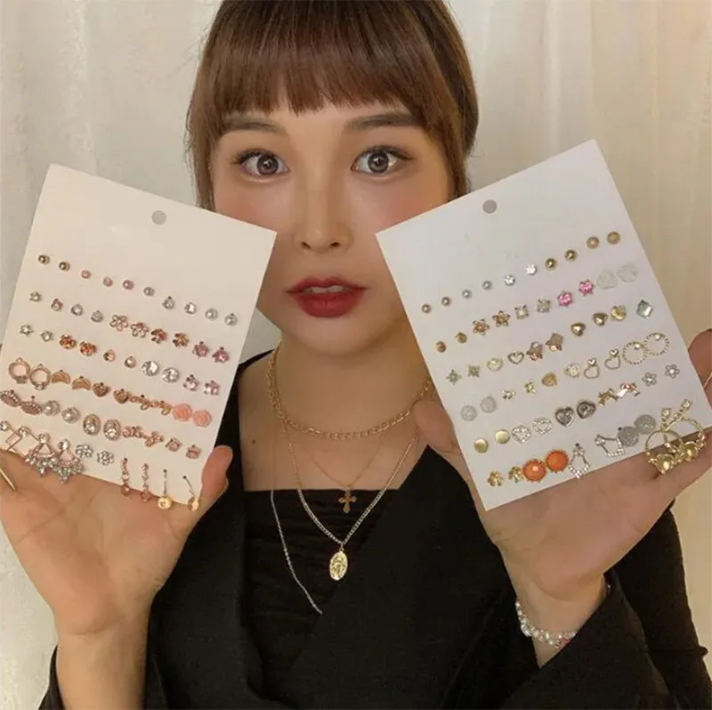 30 Pairs Of Korean Jewelry Pop Gold Earrings 18k Women's Simple Fashion Pearl Diamond Earrings
30 Pairs Of Korean Jewelry Pop Gold Earrings 18k Women's Simple Fashion Pearl Diamond Earrings