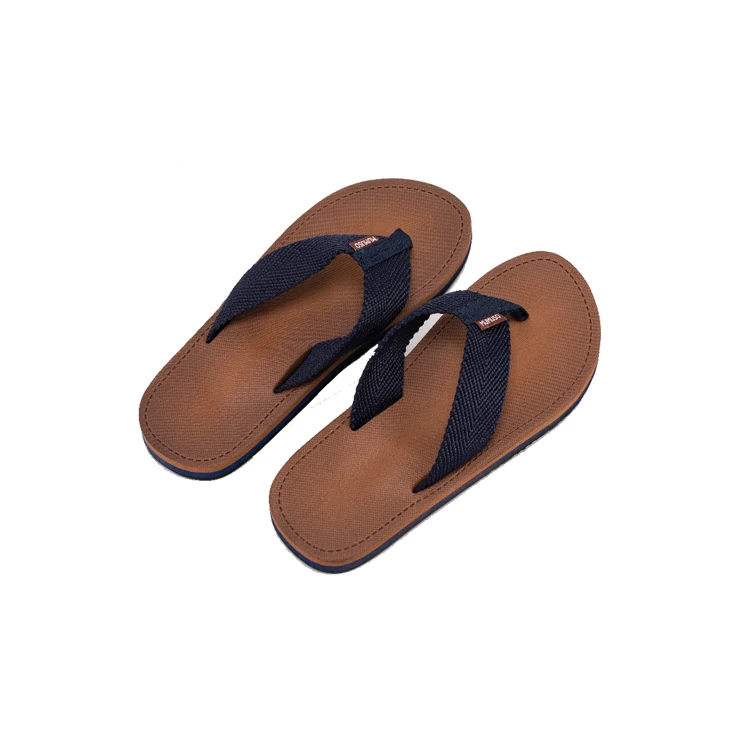 New Flat-heel Beach Flip Flops Fashionable Summer Men Slippers EVA Rubber TWILL Tape Fashion Trend 1802015602
New Flat-heel Beach Flip Flops Fashionable Summer Men Slippers EVA Rubber TWILL Tape Fashion Trend 1802015602