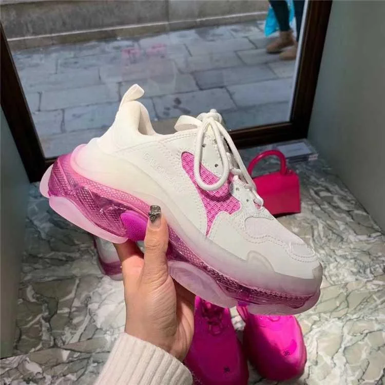2021 wholesale Fashionable Original Quality Brand Logo Men and Women Balanciaga Triple S Pink Trainer Shoes and Sneakers
2021 wholesale Fashionable Original Quality Brand Logo Men and Women Balanciaga Triple S Pink Trainer Shoes and Sneakers