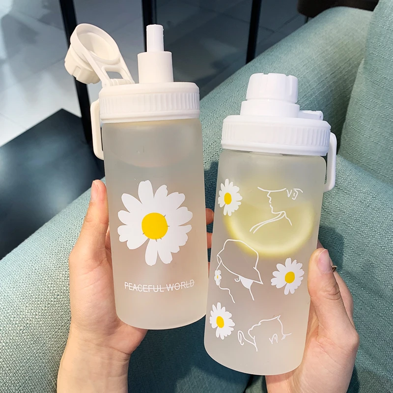 New 500m Cute Daisy Plastic Bottles With Straw Portable Clear Frosted BPA Free Water Bottle For Kids Students Drinking Cup, Transparent, frosted
New 500m Cute Daisy Plastic Bottles With Straw Portable Clear Frosted BPA Free Water Bottle For Kids Students Drinking Cup, Transparent, frosted