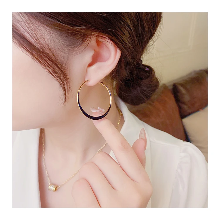 New Fashion 2021 High Polish 14k Gold Plated Large Hoop Earrings Women's Earrings Jewelry, Picture shows
New Fashion 2021 High Polish 14k Gold Plated Large Hoop Earrings Women's Earrings Jewelry, Picture shows