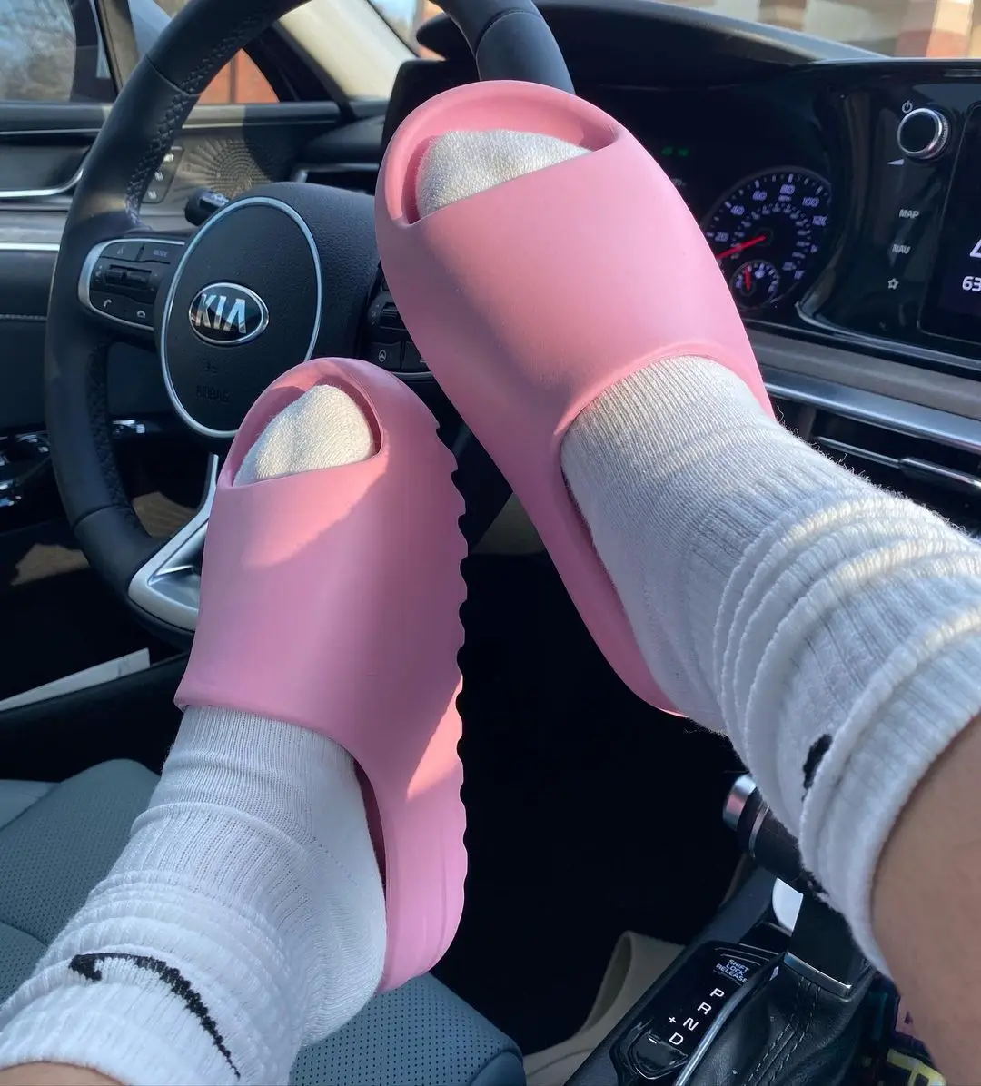 Women Cheap platform slides pink yeezy slippers ladies yeezy shoes lady yeezy slides, Picture
Women Cheap platform slides pink yeezy slippers ladies yeezy shoes lady yeezy slides, Picture