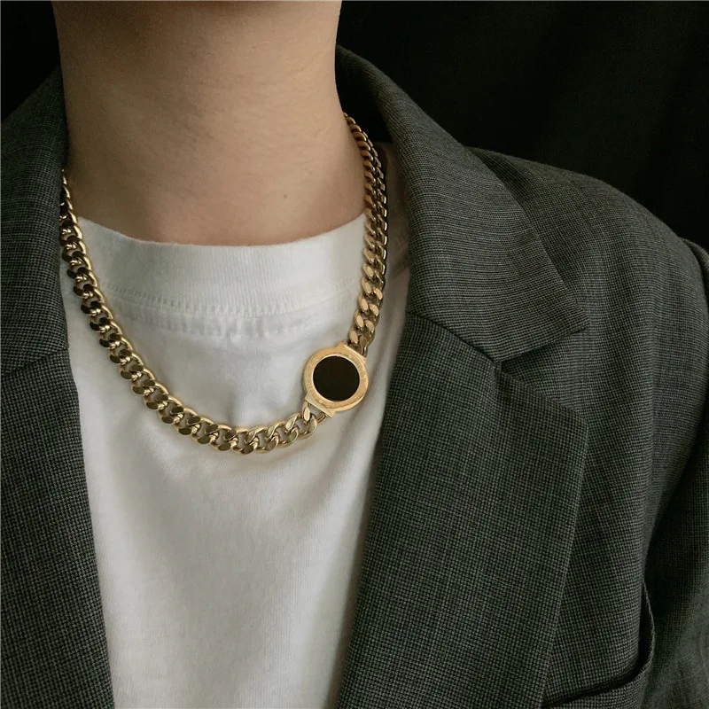 2021 New Minimalist Gold Plated Chunky Cuban Link Chain Necklace Stainless Steel Black Coin Pendant Necklace
2021 New Minimalist Gold Plated Chunky Cuban Link Chain Necklace Stainless Steel Black Coin Pendant Necklace