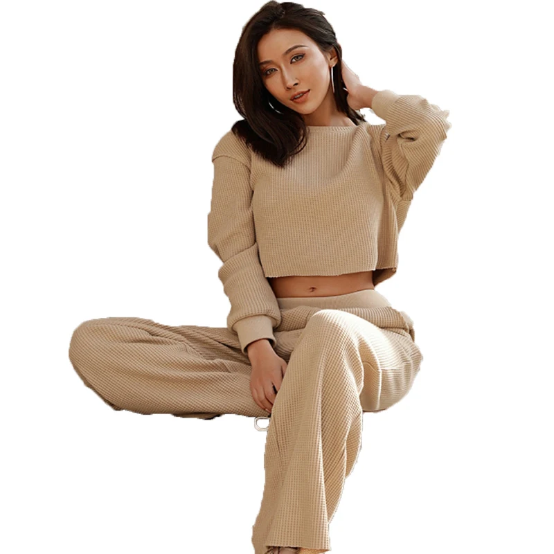 2021 hot selling new women's autumn and winter sweater set two-piece set fashion leisure woman sweater suit
2021 hot selling new women's autumn and winter sweater set two-piece set fashion leisure woman sweater suit