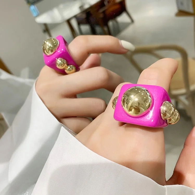 Popular Thick Retro Resin Square Rings Colorful Candy Metal Ball Resin Acrylic Couple Ring for Women Men Children
Popular Thick Retro Resin Square Rings Colorful Candy Metal Ball Resin Acrylic Couple Ring for Women Men Children