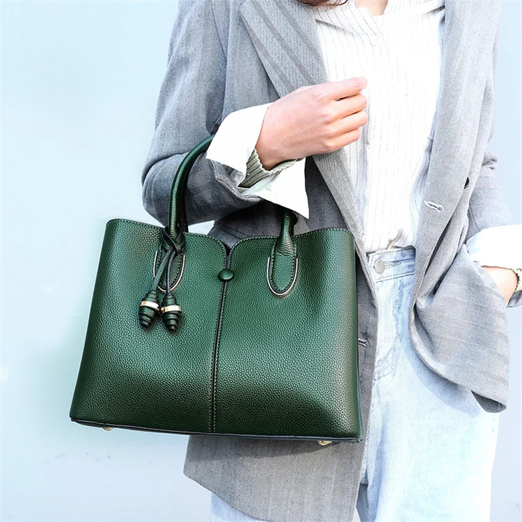 Best seller beautiful big size luxury casual cheap square ladies china fashinable pu leather tassel hand bags
Best seller beautiful big size luxury casual cheap square ladies china fashinable pu leather tassel hand bags