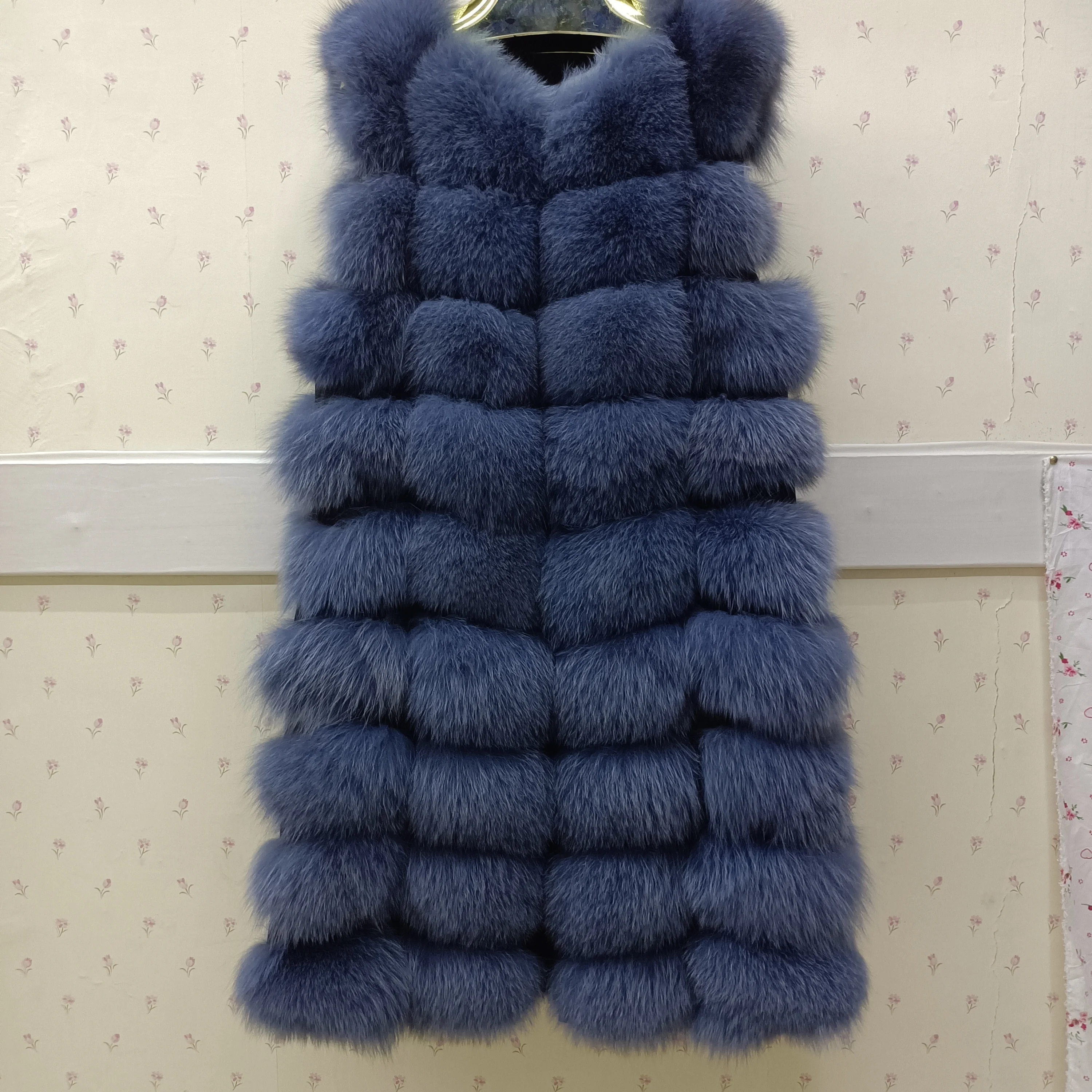 High end Classic Style Women fox Fur Vest Plush fox Fur Gilet Vest Women long jacket for woman, Customized color
High end Classic Style Women fox Fur Vest Plush fox Fur Gilet Vest Women long jacket for woman, Customized color