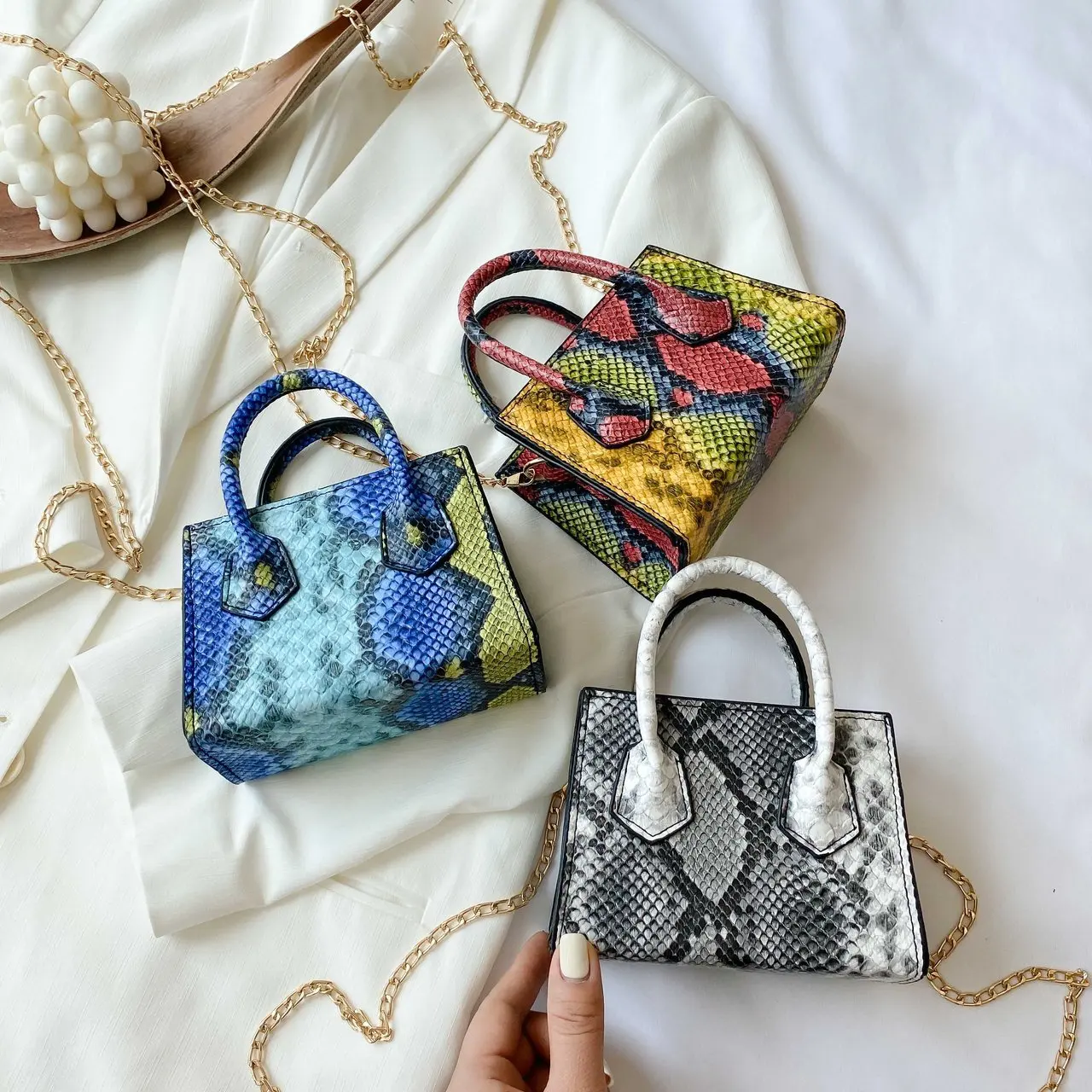 2021 Mini Tote Purses Ladies Snake Skin Handbags Popular Design Purses Cute Small Women Bag
2021 Mini Tote Purses Ladies Snake Skin Handbags Popular Design Purses Cute Small Women Bag