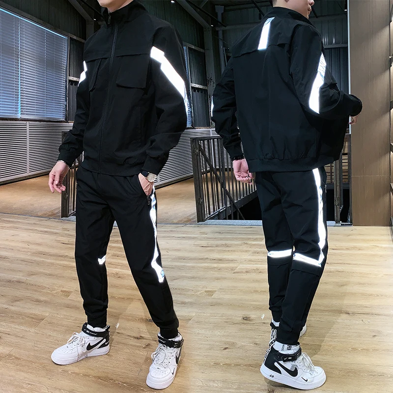Men Streetwear Tracksuit Joggers Suit Sets Reflective Hiphop 2 PCS Hoodies Pants Sporting Mens Clothing
Men Streetwear Tracksuit Joggers Suit Sets Reflective Hiphop 2 PCS Hoodies Pants Sporting Mens Clothing