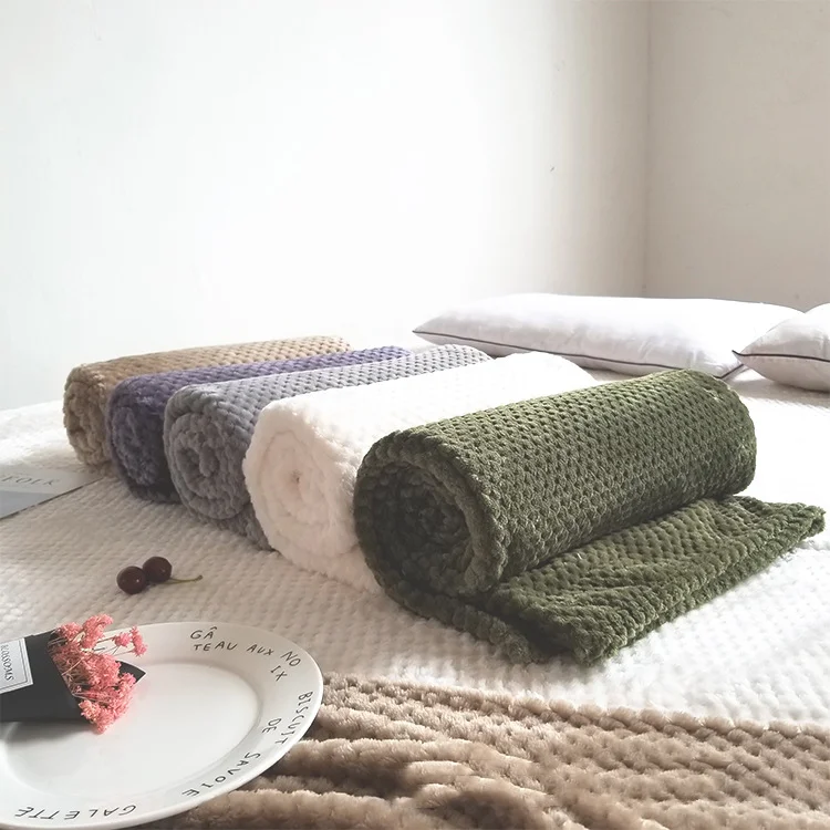Wholesale Soft Warm Cute Pet Bed Dog Cushion Accessories Pure Color Coral Gridding Dog Mattress Pad Dog Blanket for Pets
Wholesale Soft Warm Cute Pet Bed Dog Cushion Accessories Pure Color Coral Gridding Dog Mattress Pad Dog Blanket for Pets
