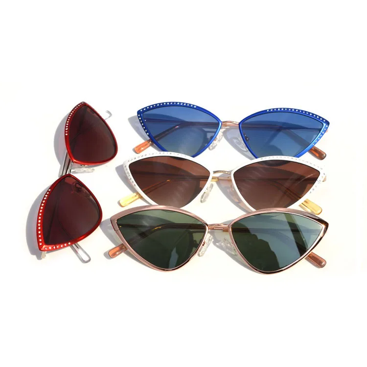 Ifysh cat eye diamond rim cut rimless shape studded sunglasses from italy design, 4 colors
Ifysh cat eye diamond rim cut rimless shape studded sunglasses from italy design, 4 colors