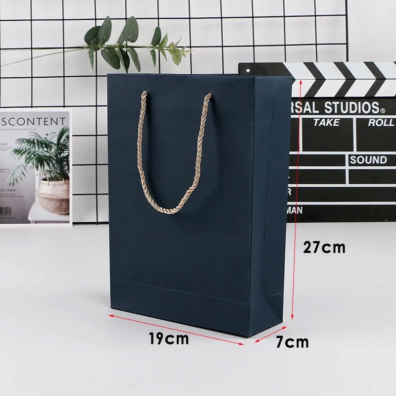 stock luxury custom gift paper shopping bags material: art paper