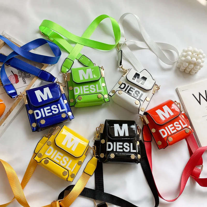 Summer Printing Letter Diagonal Bag Cartoon Cute Kids Crossbody Bag Girls Pu Shoulder Messenger Bags For Girls, Picture color
Summer Printing Letter Diagonal Bag Cartoon Cute Kids Crossbody Bag Girls Pu Shoulder Messenger Bags For Girls, Picture color