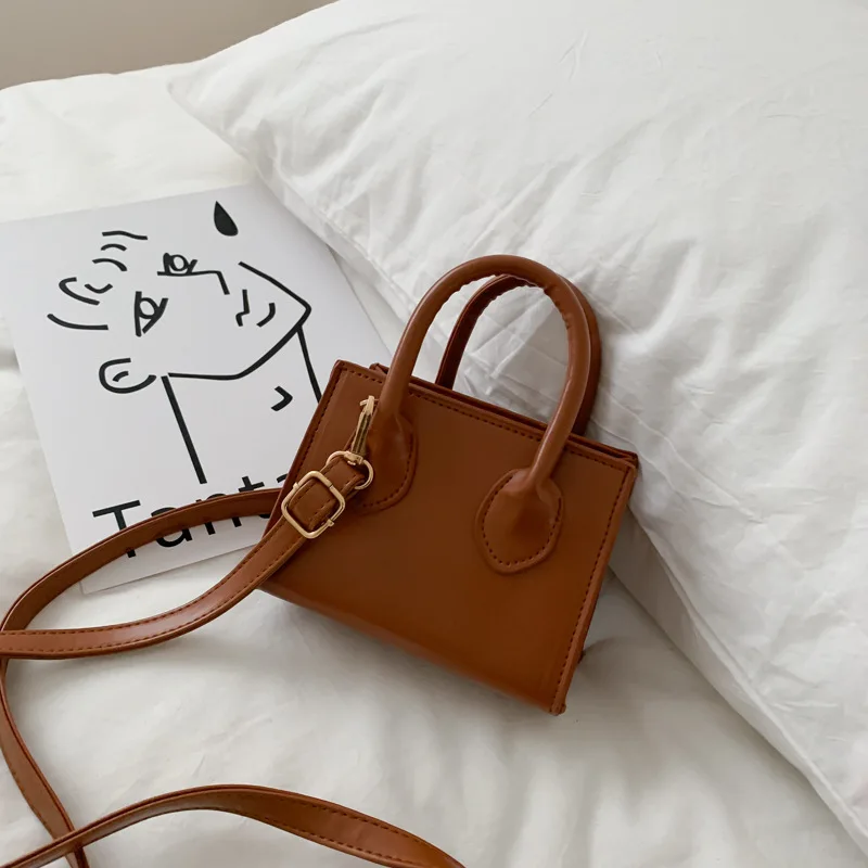 Ladies Small Bags Korean Women Hand Bags Mini Shoulder Messenger Ins Wild Style Small Square Bags 2021 New Trendy Women Handbags
Ladies Small Bags Korean Women Hand Bags Mini Shoulder Messenger Ins Wild Style Small Square Bags 2021 New Trendy Women Handbags