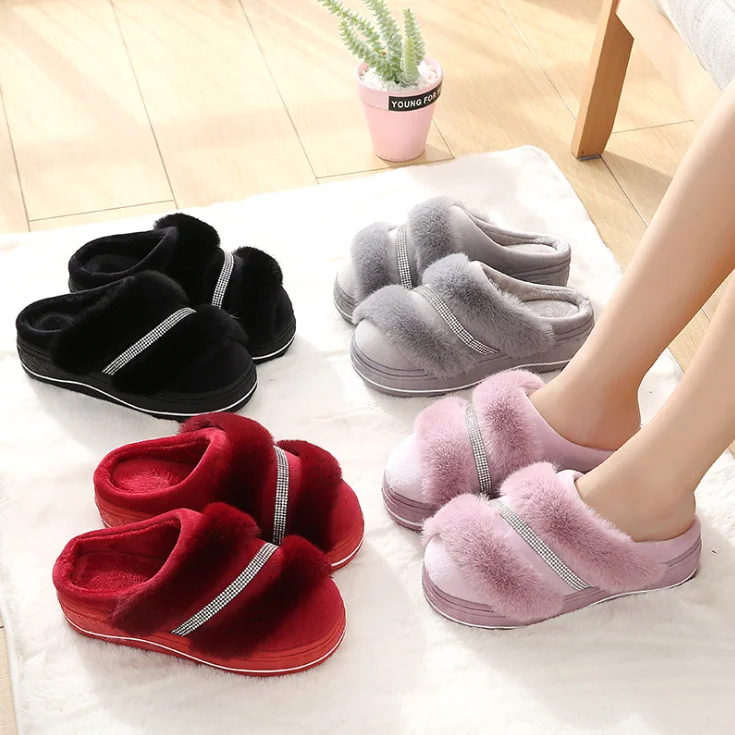 Factory direct ladies high-heeled thick cotton slippers warm non-slip home cartoon rhinestone plush slippers 
Factory direct ladies high-heeled thick cotton slippers warm non-slip home cartoon rhinestone plush slippers