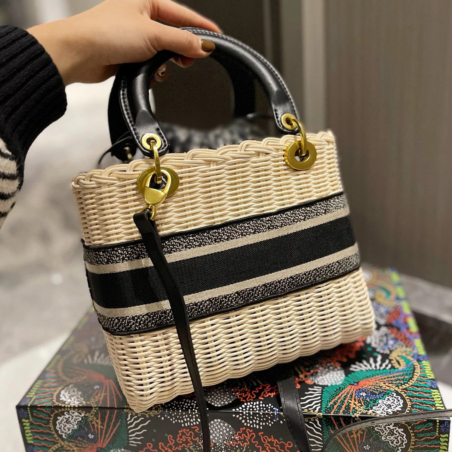 Top quality Crossbody Bags Bolsos Ladies Designer Famous Brands imported Wholesale Purses And Women Luxury Handbags, Black, brown
Top quality Crossbody Bags Bolsos Ladies Designer Famous Brands imported Wholesale Purses And Women Luxury Handbags, Black, brown