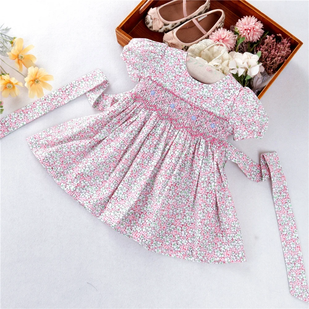C1456 summer flower kids clothing for toddler baby girls smocked dresses hand made embroidery children's clothes
C1456 summer flower kids clothing for toddler baby girls smocked dresses hand made embroidery children's clothes