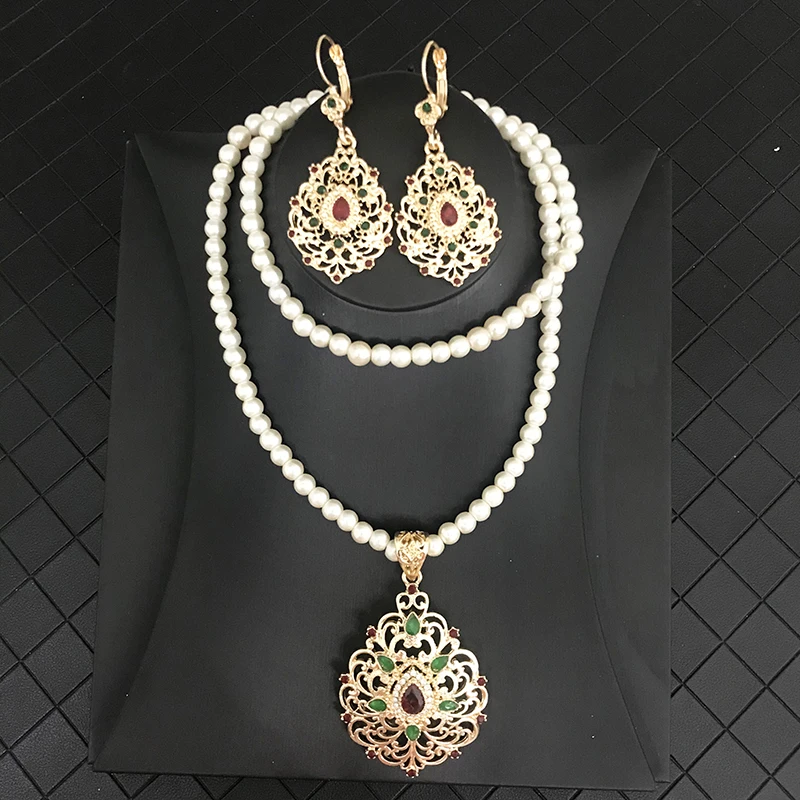 Fashion temperament luxury women pearl necklace earrings set vintage girl dress wedding accessories metal pendant earrings jewel
Fashion temperament luxury women pearl necklace earrings set vintage girl dress wedding accessories metal pendant earrings jewel