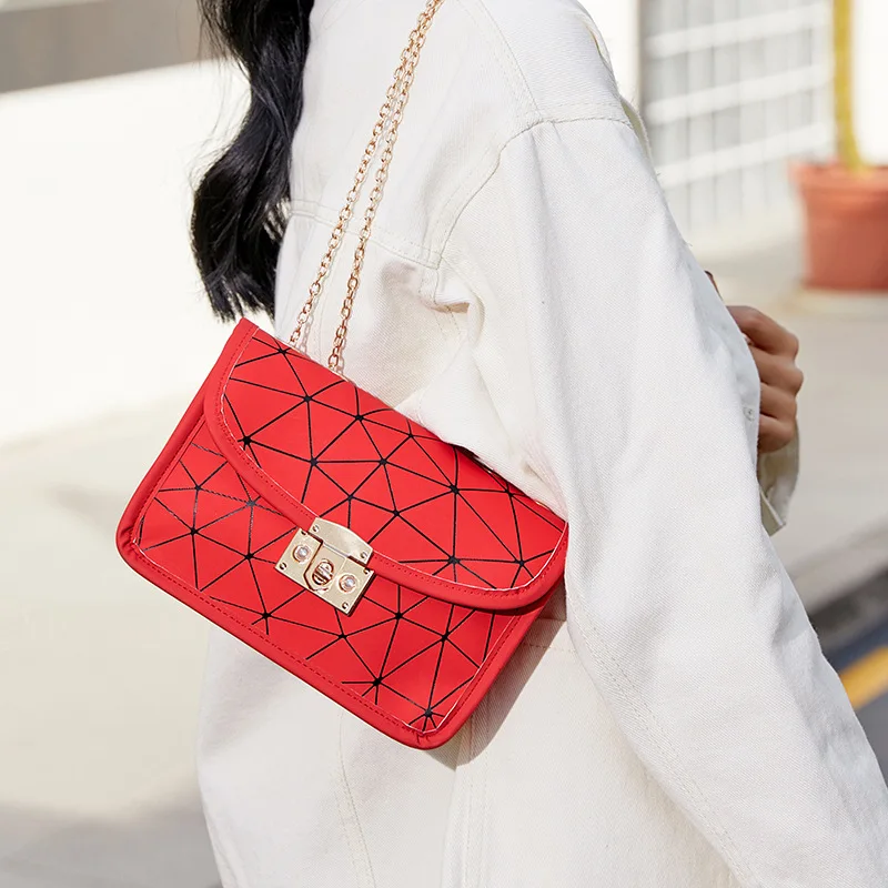 2021 unique handbags trendy chain purse popular hand bags for women latest style female handbags, White,red,black,pink, silvery
2021 unique handbags trendy chain purse popular hand bags for women latest style female handbags, White,red,black,pink, silvery