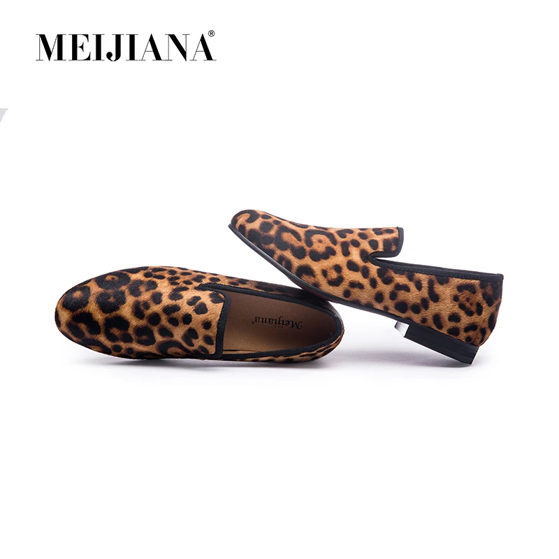 New Handmade Leopard Men Red Bottom Loafers Gentleman Luxury Fashion Stress Shoes Party sequin shoes Men Casual Shoes
New Handmade Leopard Men Red Bottom Loafers Gentleman Luxury Fashion Stress Shoes Party sequin shoes Men Casual Shoes