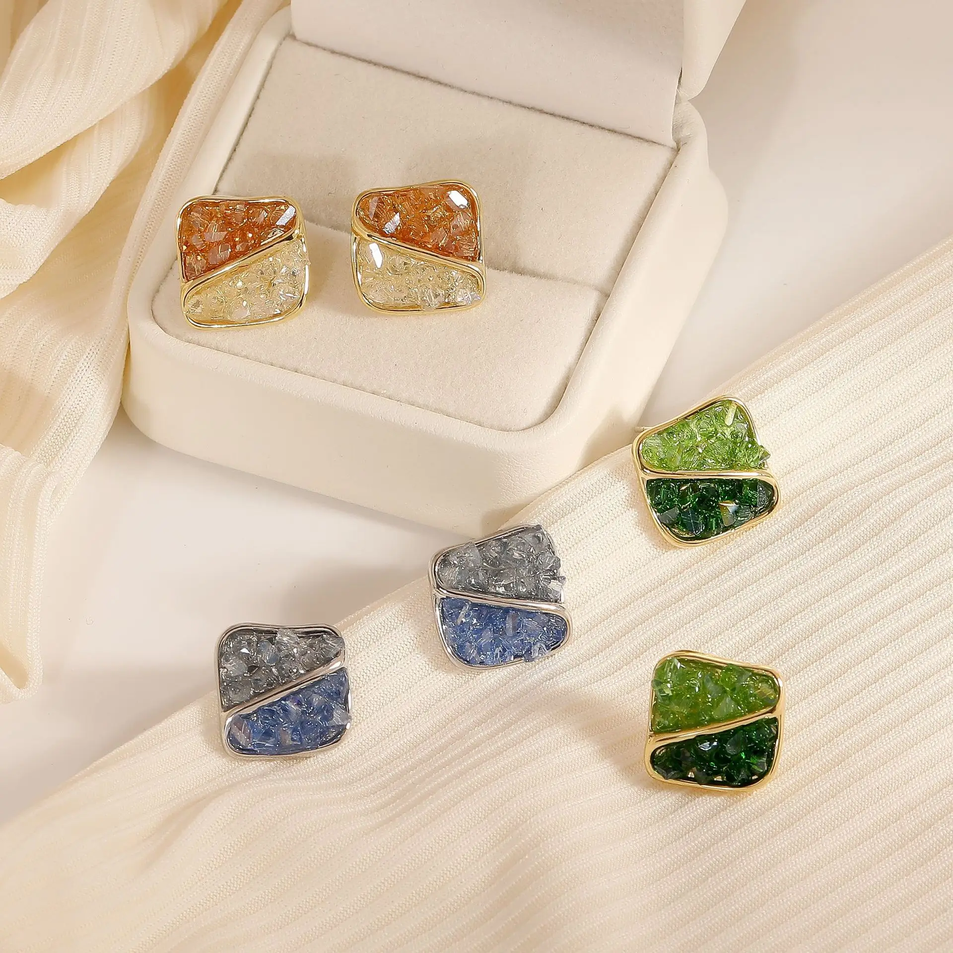 2023 Personality Fashion Earring Square Zircon Earring Blue Green Crystal Stud Earring for girls women
2023 Personality Fashion Earring Square Zircon Earring Blue Green Crystal Stud Earring for girls women