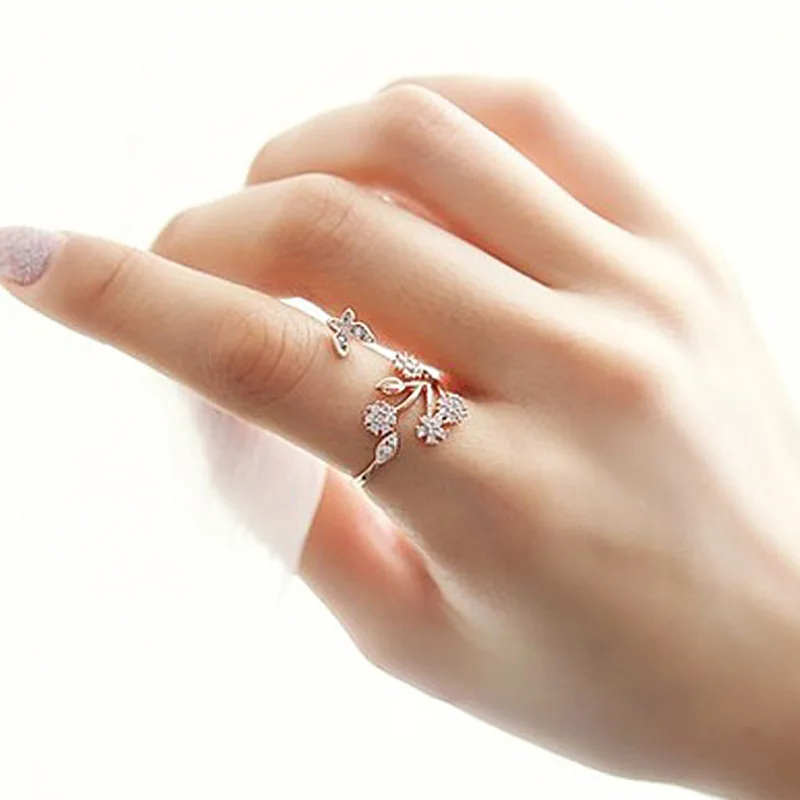 Luxury Crystal Butterfly Tree Leaf Wedding Rings for Women Fashion Engagement Jewelry White Crystal Open Adjustable Finger Ring
Luxury Crystal Butterfly Tree Leaf Wedding Rings for Women Fashion Engagement Jewelry White Crystal Open Adjustable Finger Ring