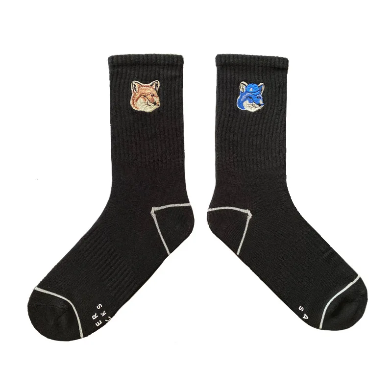 Cartoon AB socks embroidery custom breathable sports fashionable middle tube socks customize, Custom color accepted
Cartoon AB socks embroidery custom breathable sports fashionable middle tube socks customize, Custom color accepted