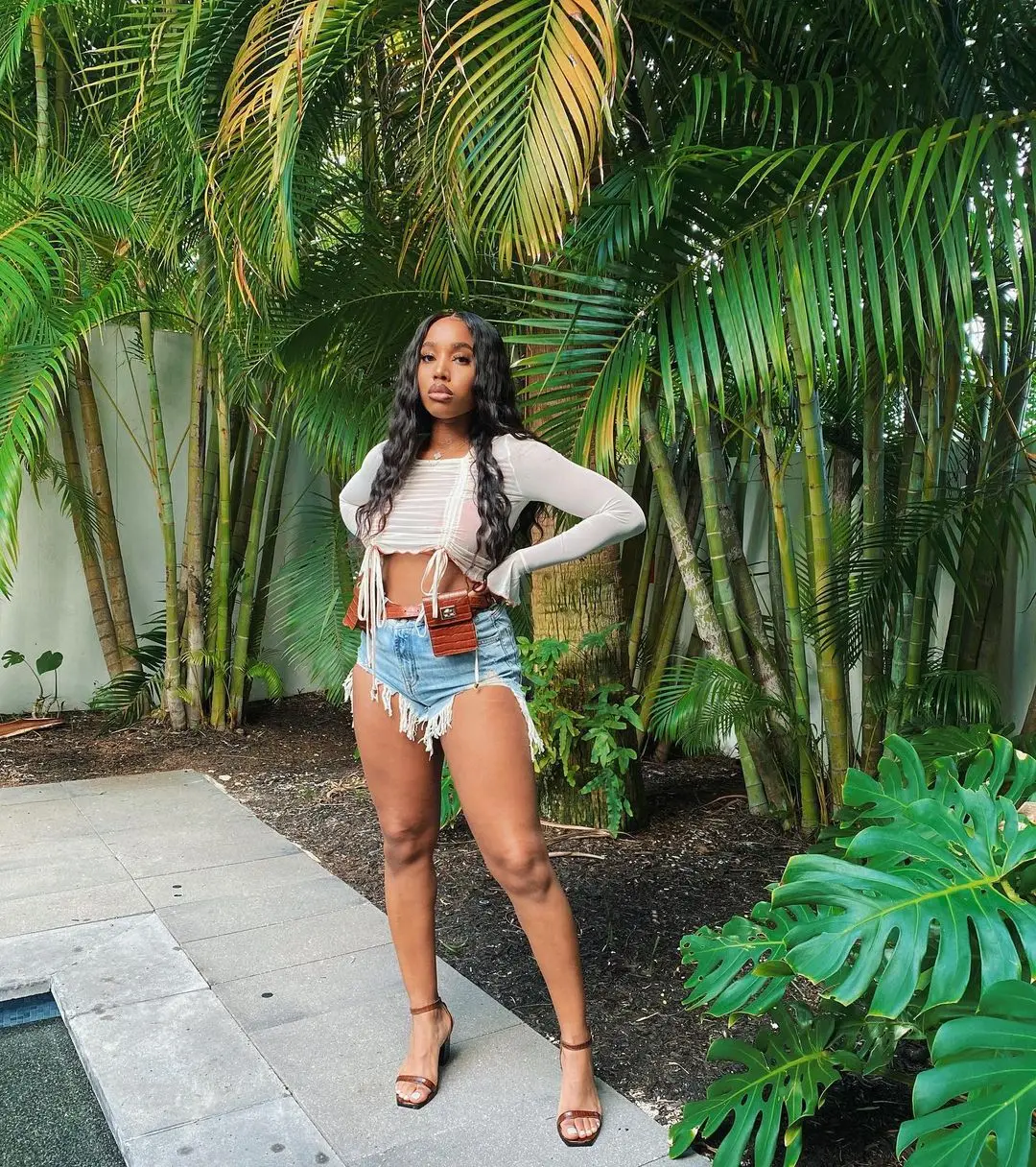 2021 Wholesale New Women Girls tassel Fashion Style Summer mid waist unedged zipper jeans short pant
2021 Wholesale New Women Girls tassel Fashion Style Summer mid waist unedged zipper jeans short pant