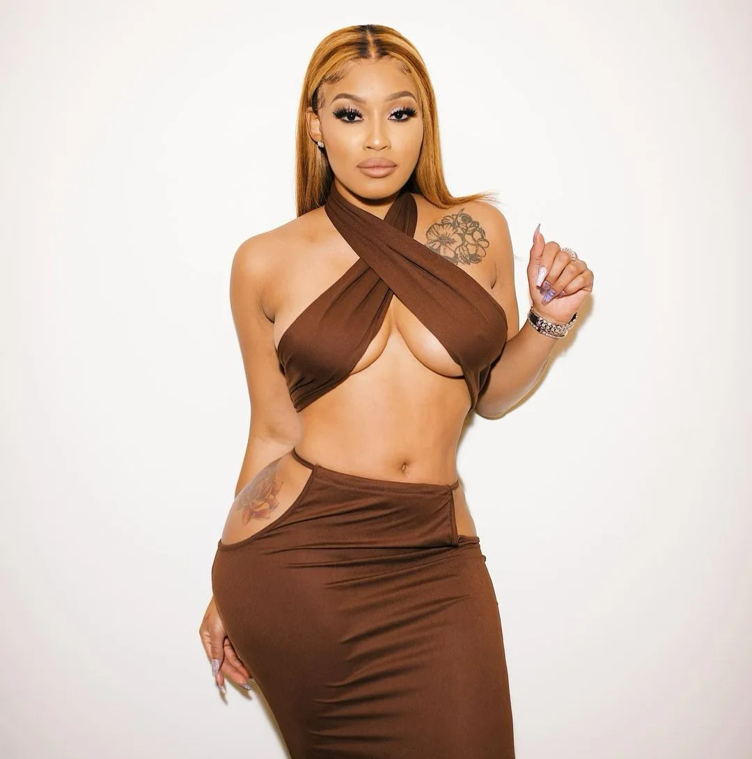 2021 women's new hanging neck cross lace up waistcoat hollow bandage skirt two sets sexy club dresses women clothing
2021 women's new hanging neck cross lace up waistcoat hollow bandage skirt two sets sexy club dresses women clothing