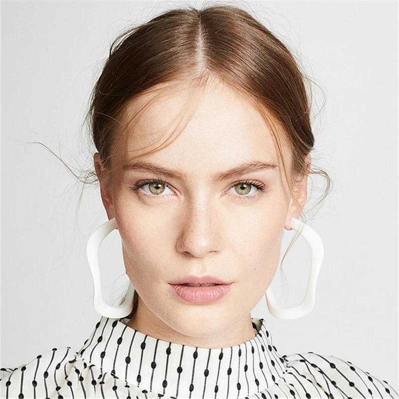 Creative Exaggerated Twisted Big Round Circle Earring Irregular Geometric C Shaped Acrylic Resin Hoop Earrings
Creative Exaggerated Twisted Big Round Circle Earring Irregular Geometric C Shaped Acrylic Resin Hoop Earrings