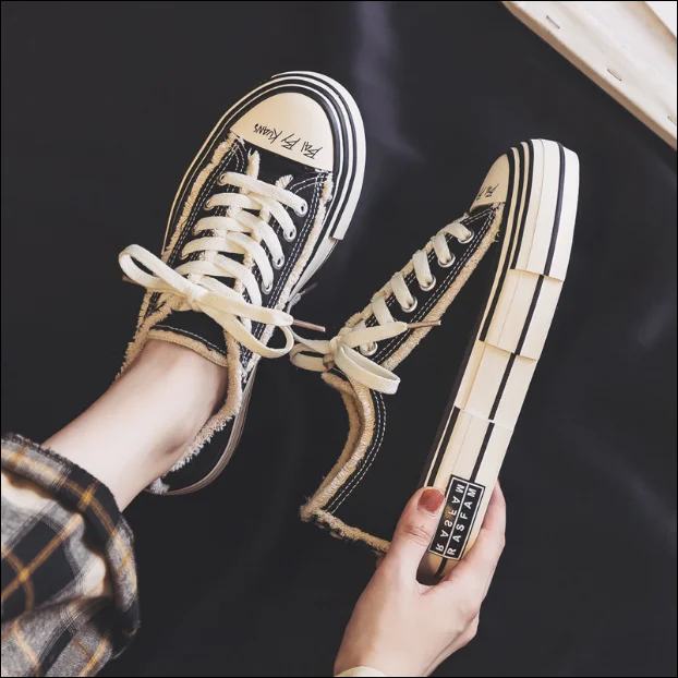 2021 summer new sponge cake platform canvas shoes female beggar shoes Joker niche design small white shoes
2021 summer new sponge cake platform canvas shoes female beggar shoes Joker niche design small white shoes
