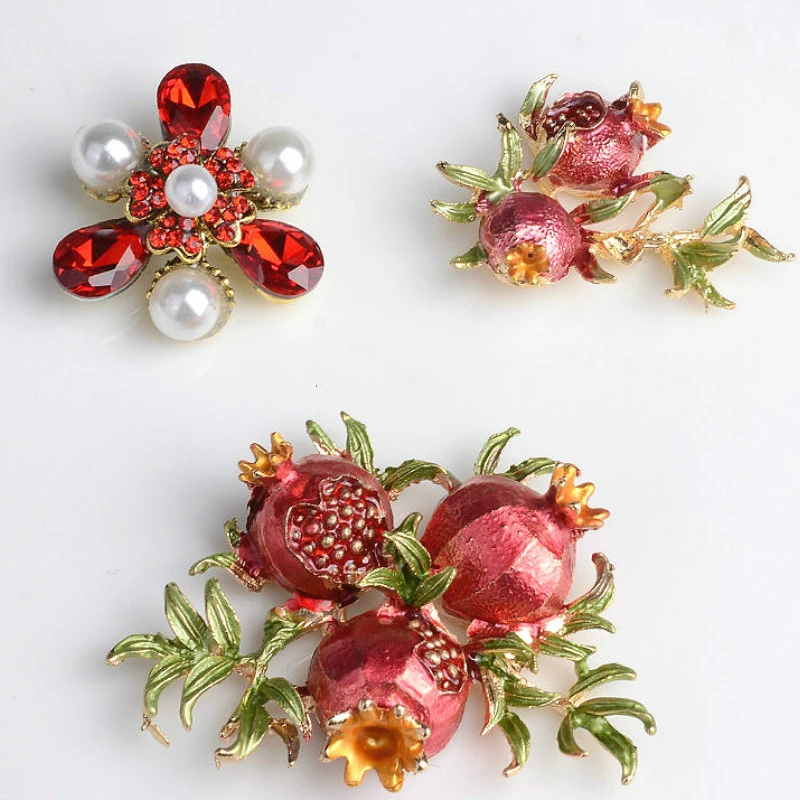 10Pieces Wedding DIY Decoration Bridal Headdress Material Spray Paint Pearl Bead Pomegranate Flower Alloy Jewelry Accessories
10Pieces Wedding DIY Decoration Bridal Headdress Material Spray Paint Pearl Bead Pomegranate Flower Alloy Jewelry Accessories