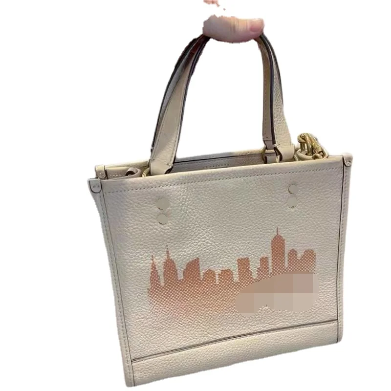 COC new women's handbag shopping bag simple and versatile high-end luxury designer high-end elegant fashion women's bag
COC new women's handbag shopping bag simple and versatile high-end luxury designer high-end elegant fashion women's bag