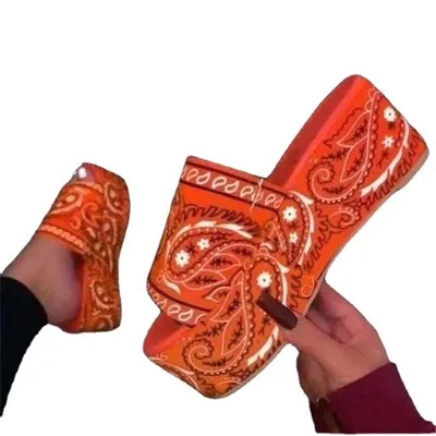 2021 summer thick - soled one-line medium - to high-heel large-size express cashew silk slippers, As photo
2021 summer thick - soled one-line medium - to high-heel large-size express cashew silk slippers, As photo