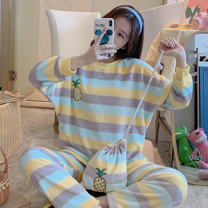 Winter New Women's Student Pajamas Brushed and Thick Cartoon Cartoon Cloth Flannel Pajamas Leisure Tops Three-Piece Set
Winter New Women's Student Pajamas Brushed and Thick Cartoon Cartoon Cloth Flannel Pajamas Leisure Tops Three-Piece Set